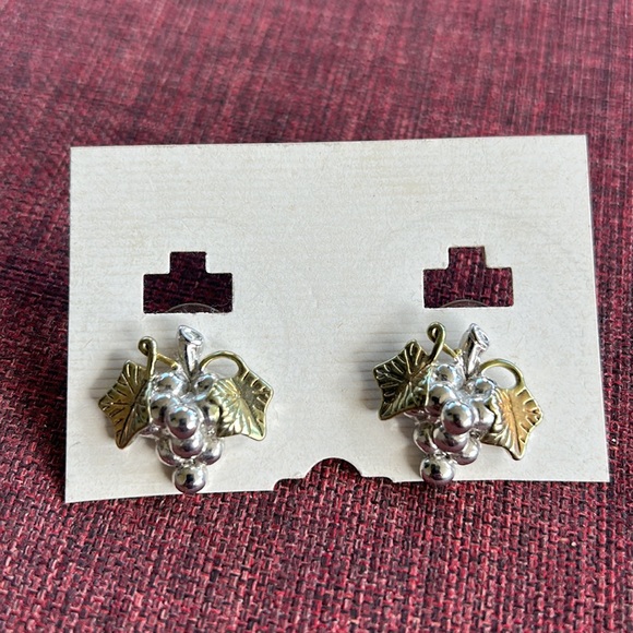 Grapes Earrings Two Pair of Grape Earrings for Pierced Ears - Picture 5 of 10